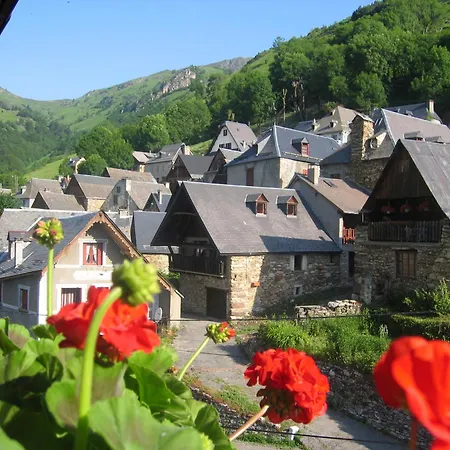 Le Sapin Fleuri Hotel