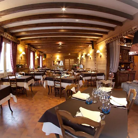 Hotel Le Sapin Fleuri Bourg-dʼOueil