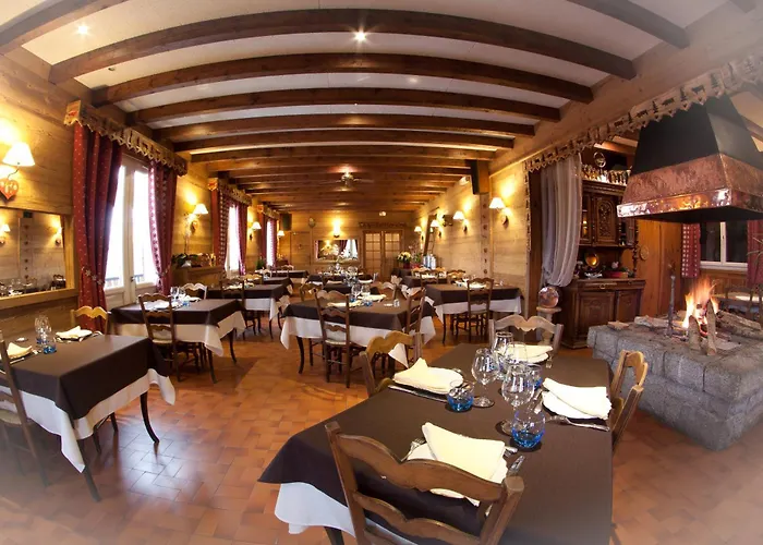 酒店 - Restaurant - Bar - Le Sapin Fleuri Bourg-dʼOueil